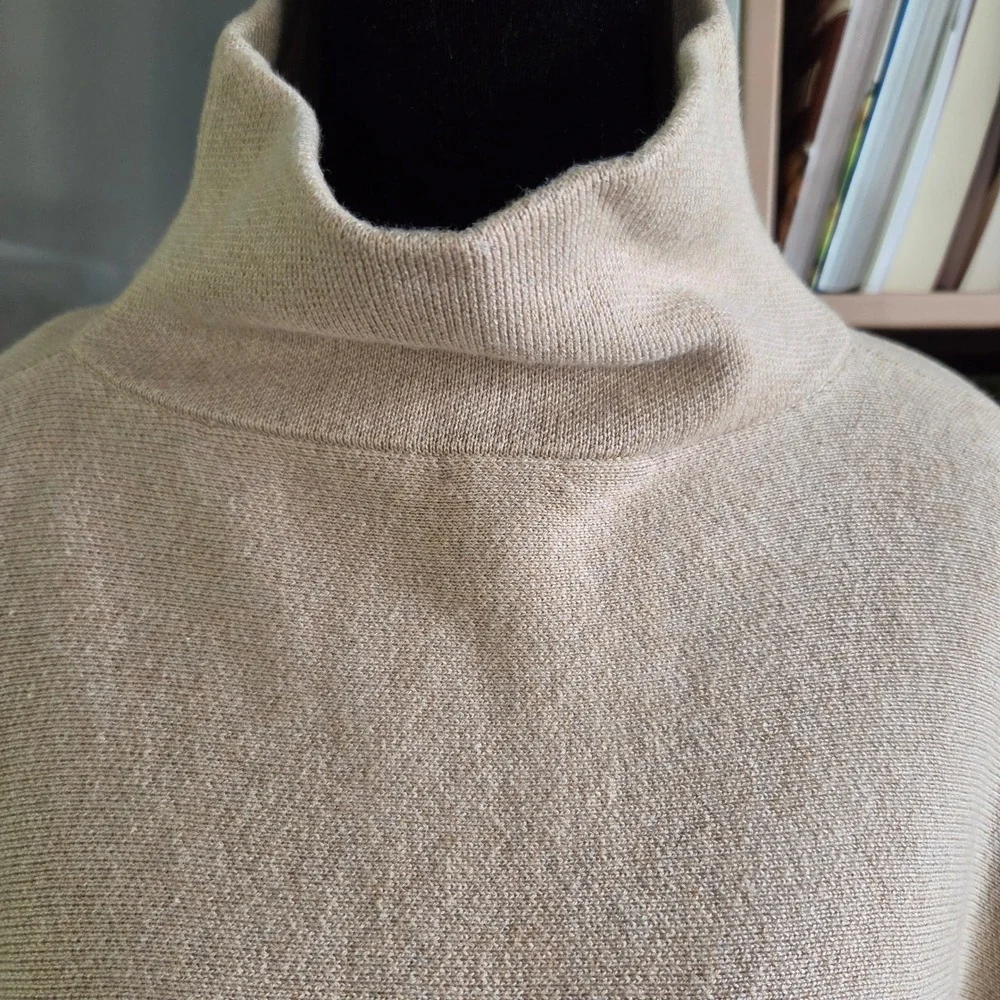 J.McLaughlin Tan Beige Mock Neck Fringe Poncho Chain Link Border One Size